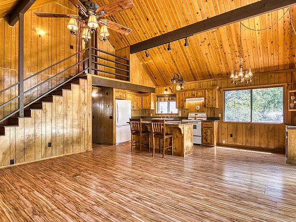 4th image of 20235 Lilac Ln
