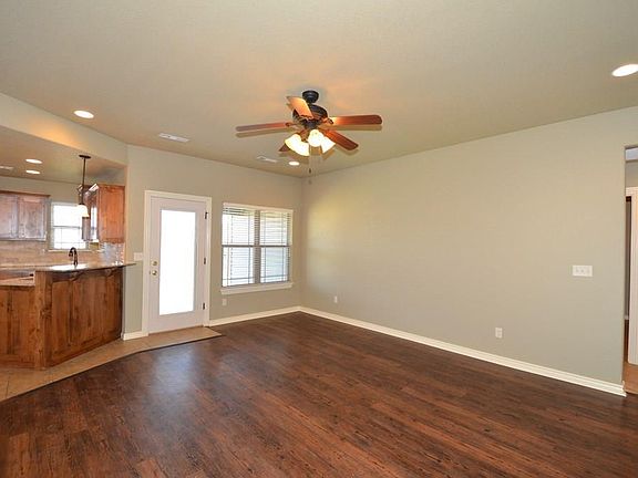 3rd image of 1265 Arkansas Ln