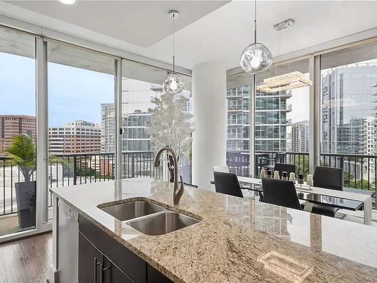 1080 Peachtree St NE #1411 — Photo 17
