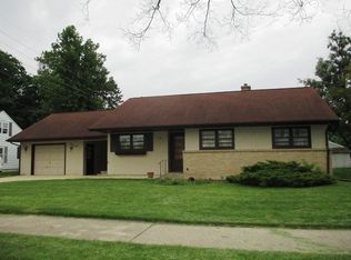 724 Illinois Ave, Batavia, IL 60510