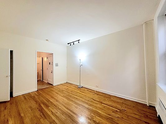 3rd image of 302 E 38th St #C