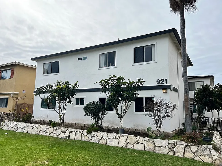 921 S Ventura Rd — Photo 4
