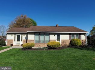 128 N 5th St, Mount Wolf, PA 17347