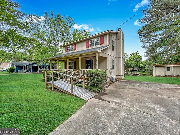 5th image of 411 Edgewater Cir