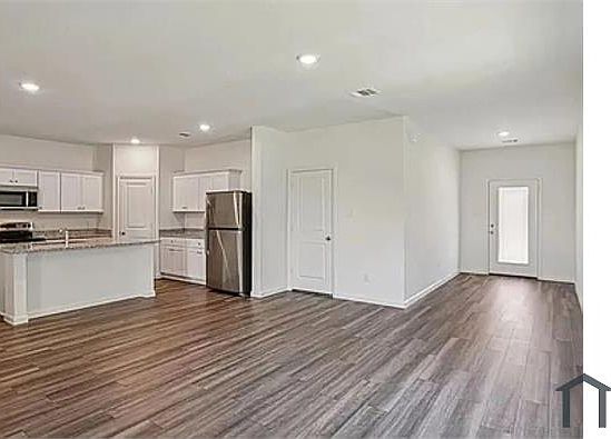 1st image of 2016 Prairie Ln