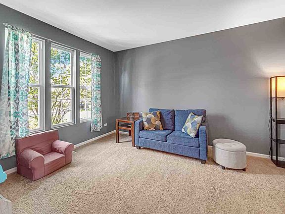 4th image of 1307 Goldfinch Ln