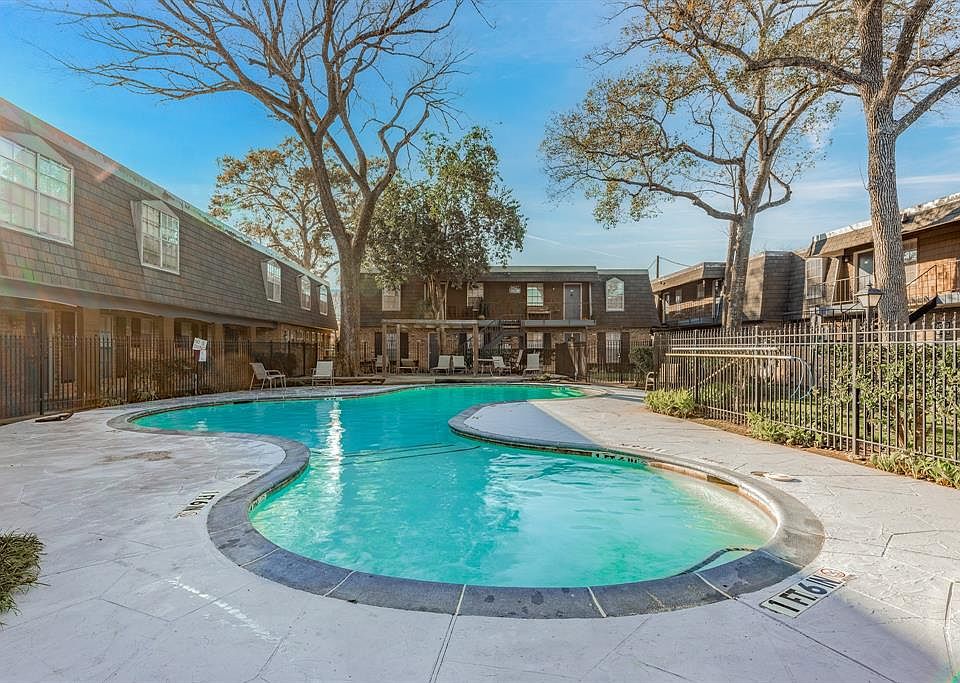 1st image of 9029 Gaylord Dr APT 129