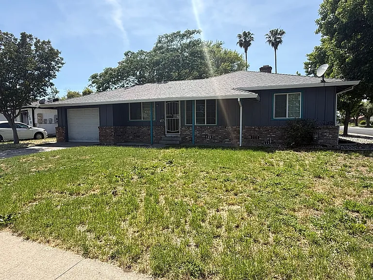 7400 Loma Verde Way — Photo 11