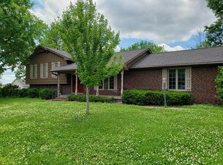 1220 N Walnut St, Iola, KS 66749