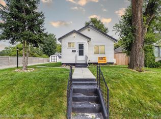 944 Melrose St, Pontiac, MI 48340