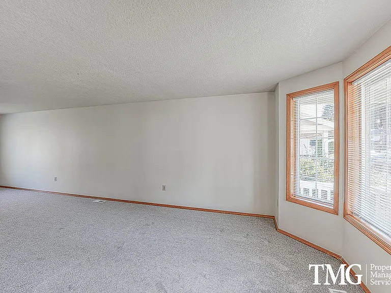 15608 NE 12th St — Photo 25