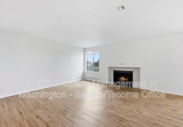 6601 S 8th St — Photo 10