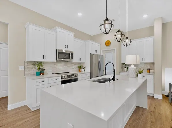 821 E 2nd St, Weatherford, TX 76086