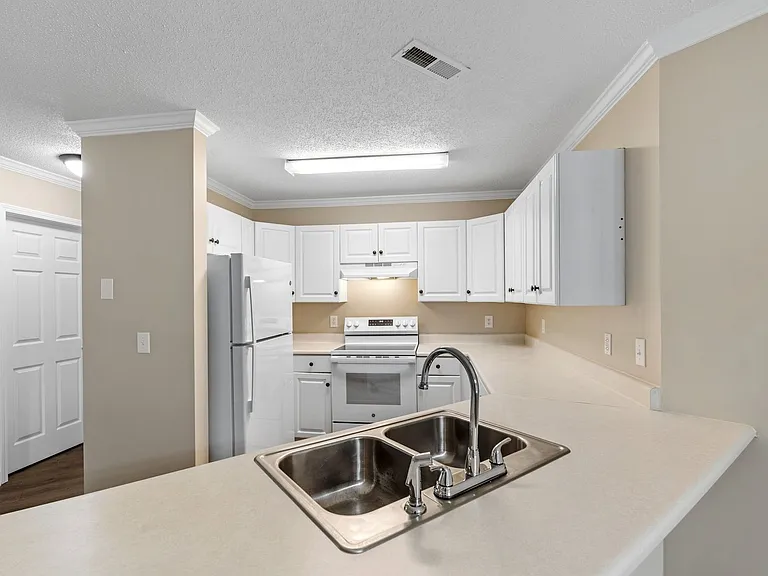 10 Whitfield Way — Photo 14