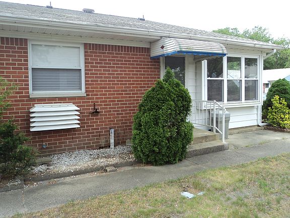 2nd image of 133 Hudson Parkway #A
