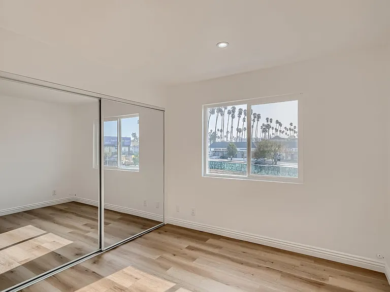 311 N Berendo St #5 — Photo 7