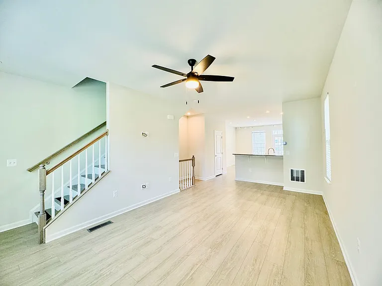 18374 Reaper Hill Ct — Photo 10