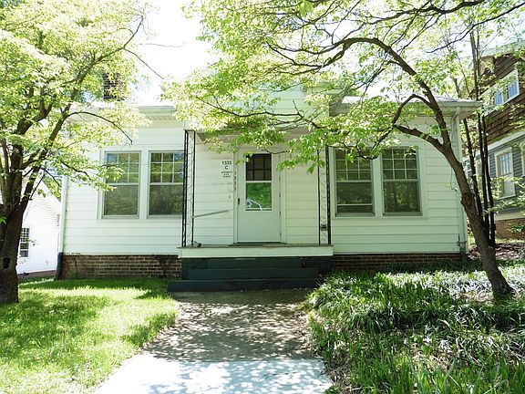 2nd image of 1333 W Friendly Ave