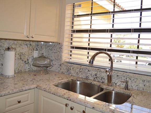 Granite counters/backsplash