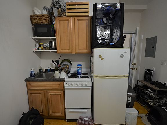 3rd image of 79 Westland Ave #3