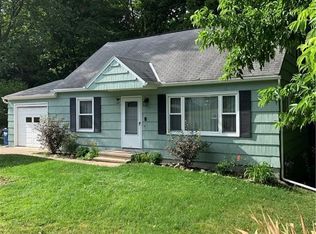 112 Eggleston Dr, Camillus, NY 13031