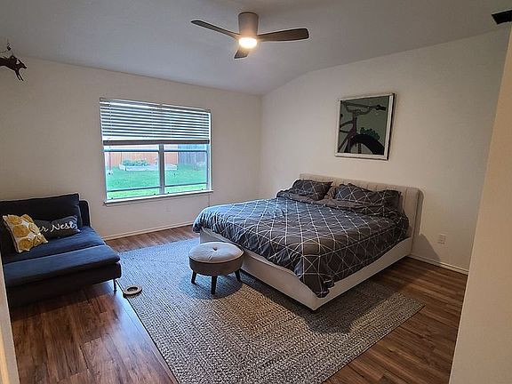 4th image of 3918 Upper Passage Ln