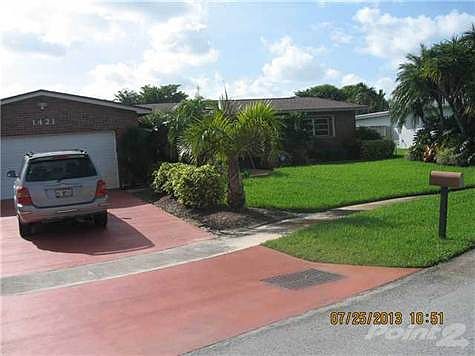 1st image of 1421 NW 115th Ave