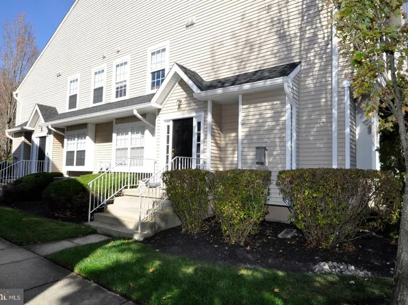 6901 Baltimore Dr, Marlton, NJ 08053