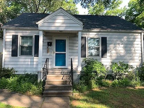 310 Bickett Blvd — Photo 2