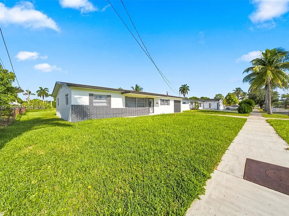 11000 NW 21st Ct