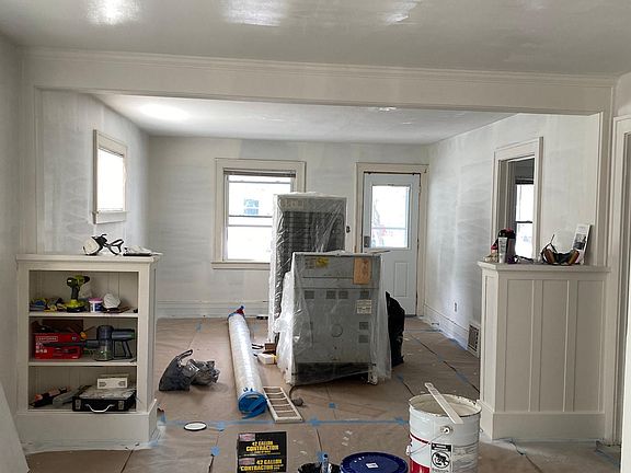 5th image of 306 N Clemens Ave