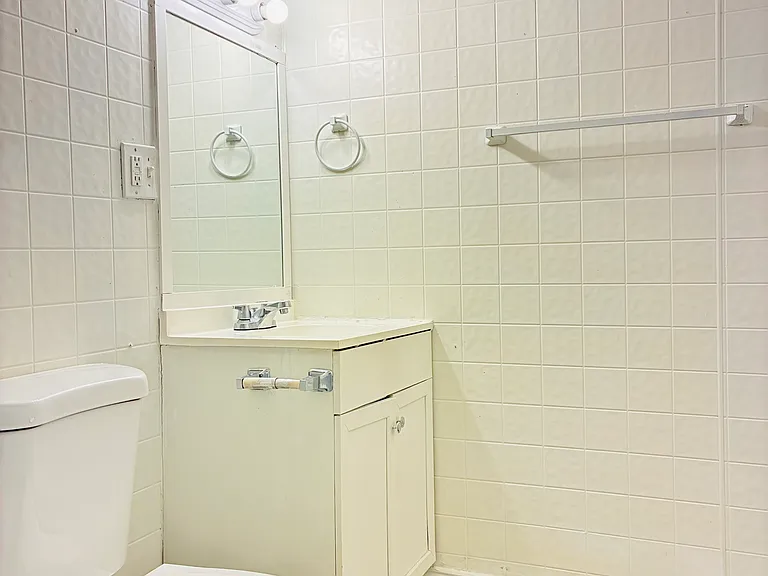308 W Sullivan St — Photo 10
