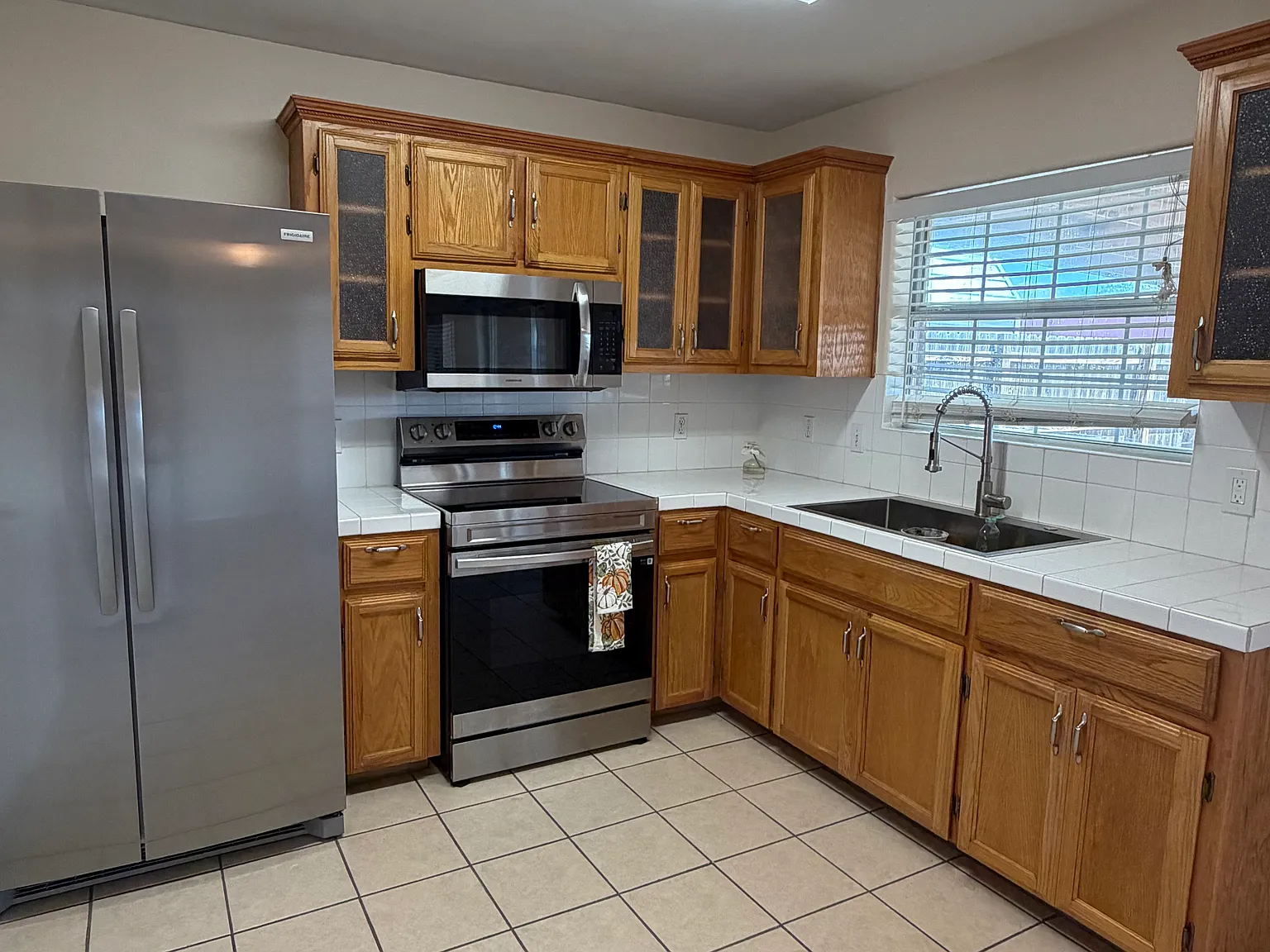 3 bed, 1220 sqft, $1,500 — Photo 3