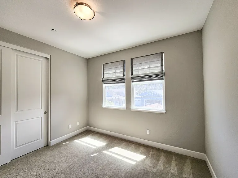 1655 Claremont Dr — Photo 19