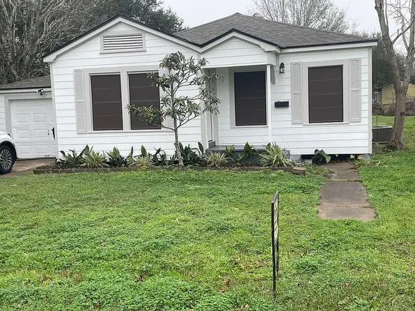 1008 N Washington St, El Campo, TX 77437