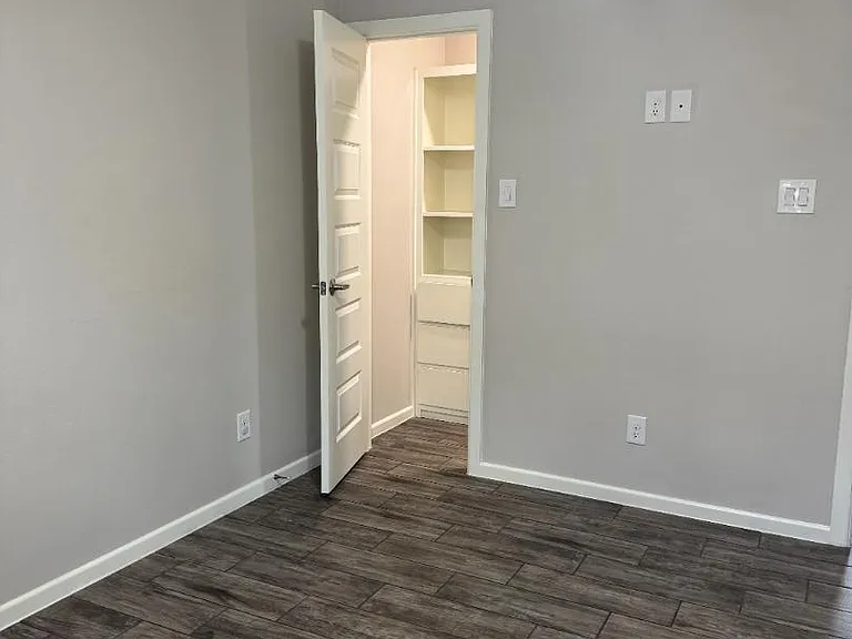 Unit Photo