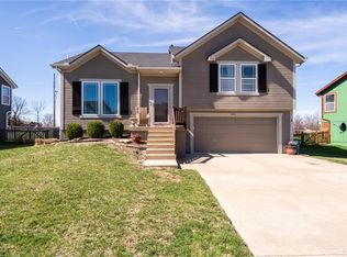 690 N Olive St, Gardner, KS 66030