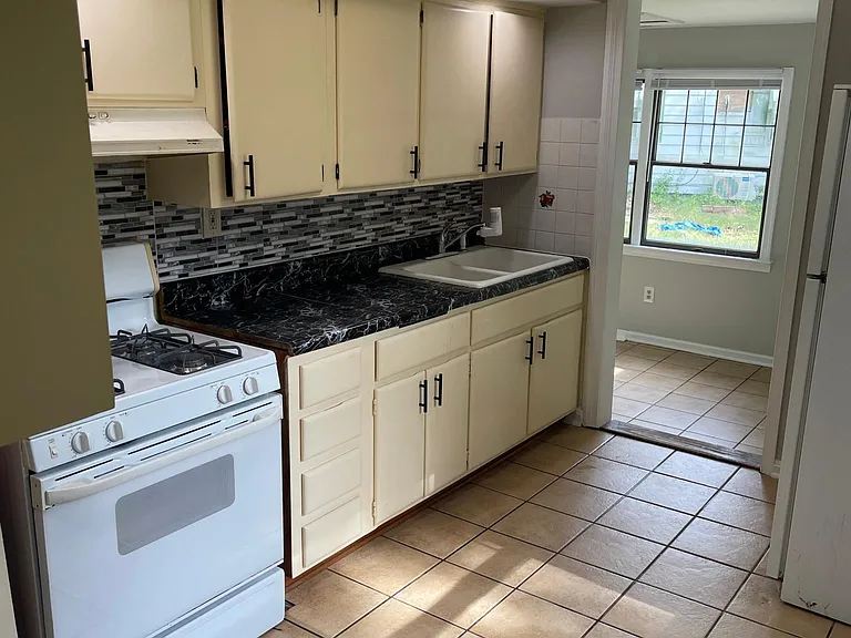 5910 Andrew Pl — Photo 8