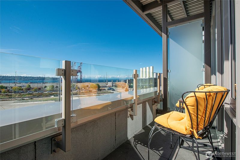4th image of 590 1st Avenue S #504