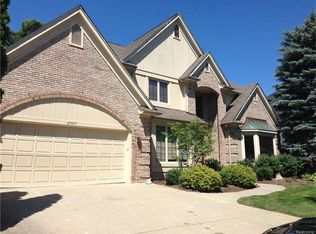 29677 Kenloch Dr, Farmington Hills, MI