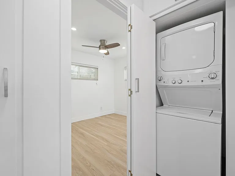 520 Poinsettia Ave — Photo 12
