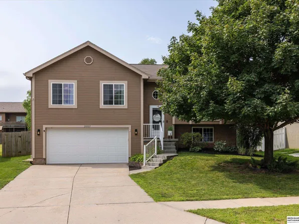 20907 Birch St, Gretna, NE 68028