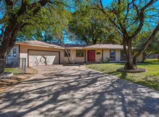 1836 Chris Craft Dr, Grapevine, TX 76051