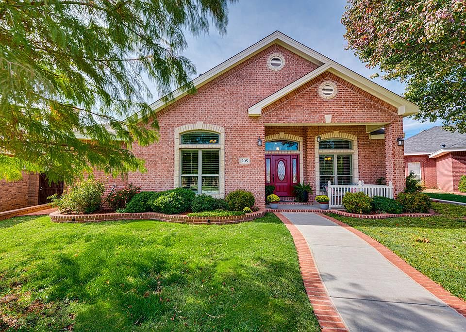 1st image of 205 Skywood Cir