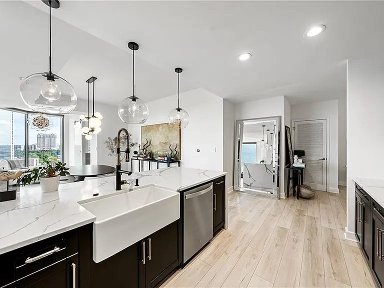2795 Peachtree Rd NE #1701 — Photo 7