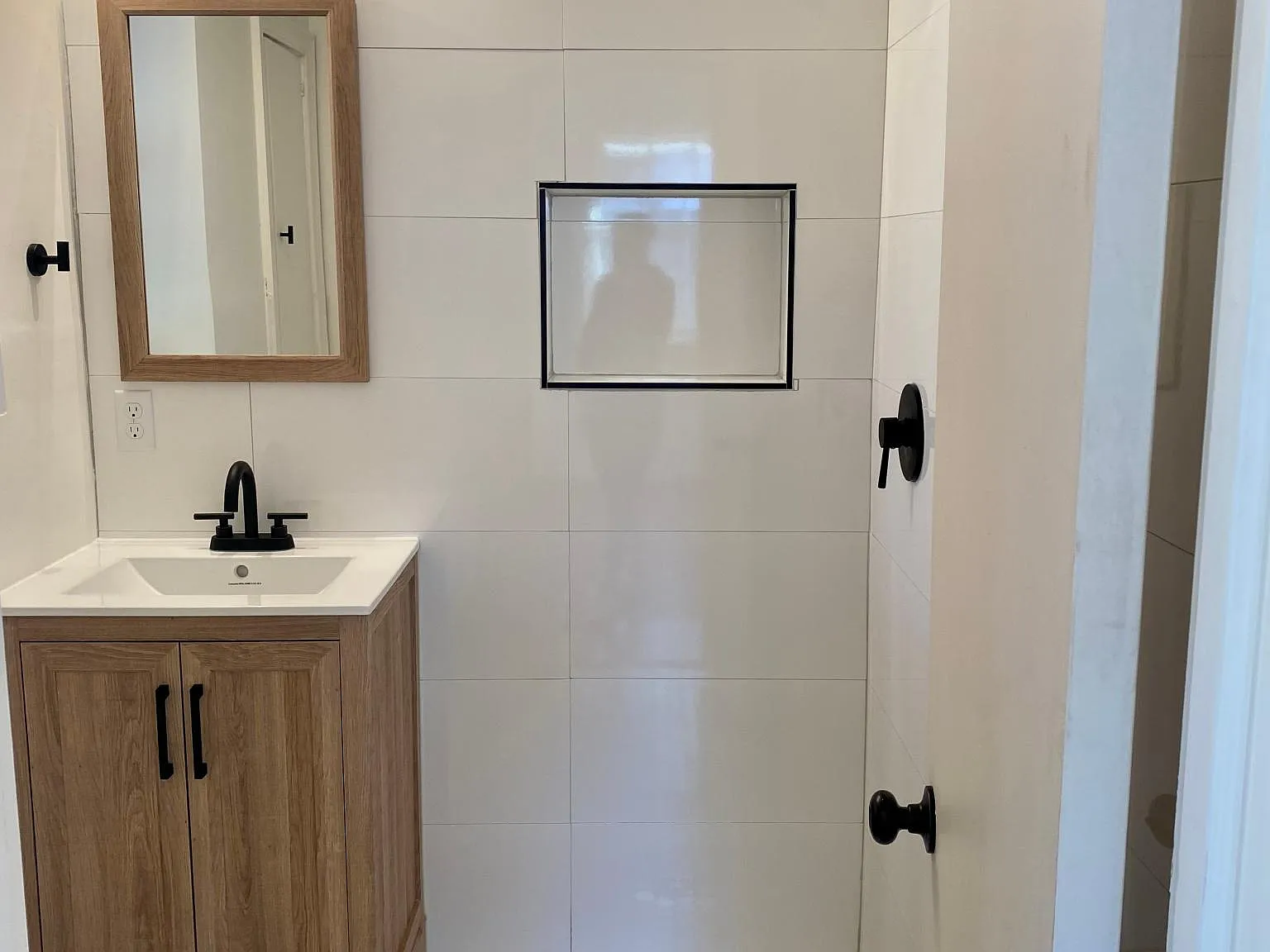 3 bed, 1382 sqft, $3,700 — Photo 3