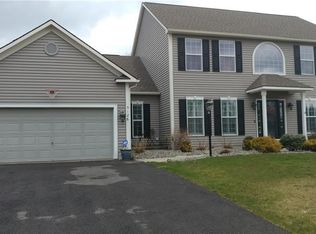 5126 Prairieview Dr, Camillus, NY 13031