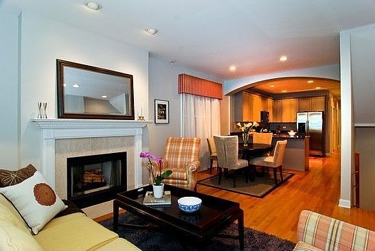 2nd image of 3243 N Clifton Ave #1