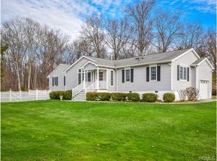 11 Whitewood Rd, White Plains, NY 10605