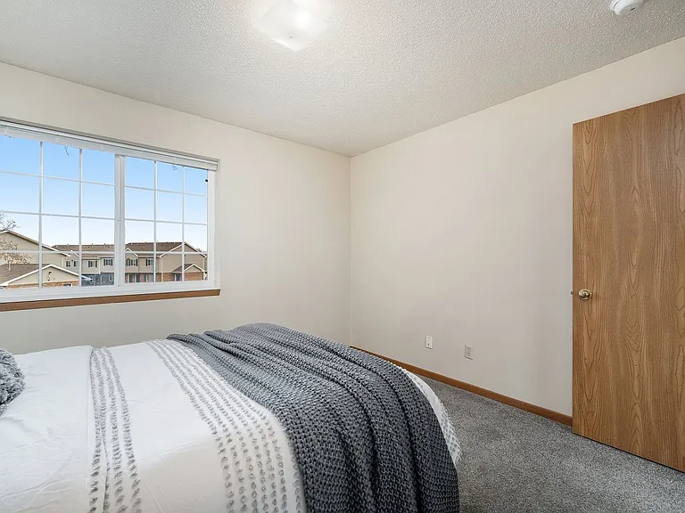 Eastpointe Townhomes — Photo 31